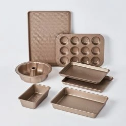 Alternative view of Food Network™ 7-pc. Ultimate Textured Bakeware Set